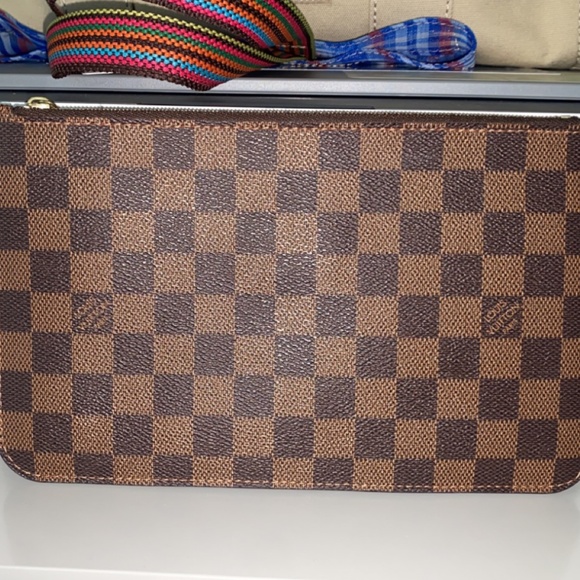 Louis Vuitton Handbags - Louis Vuitton neverfull pouch